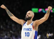 埃文·富尼耶(Evan Fournier) 40英尺的射门帮助法国队战胜加拿大队，进入奥运会半决赛