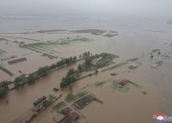 朝鲜官方媒体称，朝鲜最近的降雨淹没了数千座房屋和大片农田